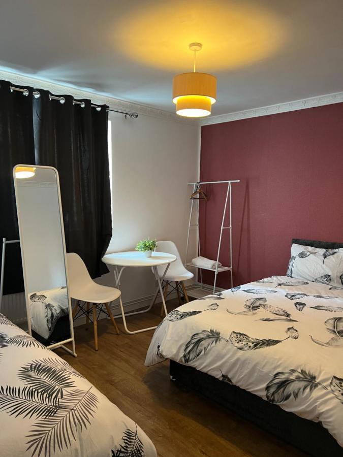 Private Room With Two Beds Near Central Londres Extérieur photo