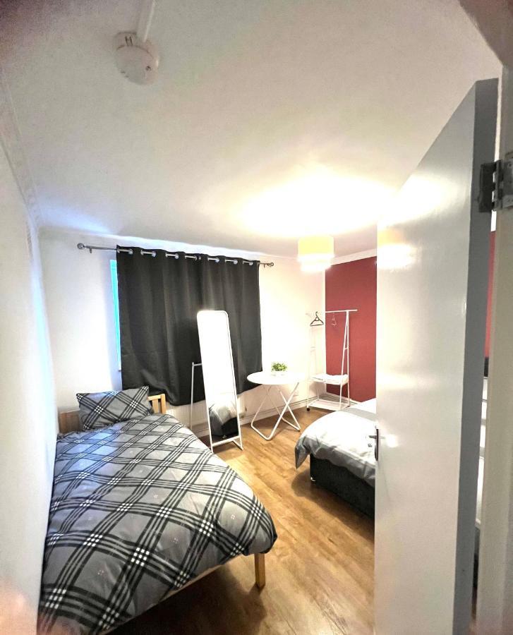 Private Room With Two Beds Near Central Londres Extérieur photo
