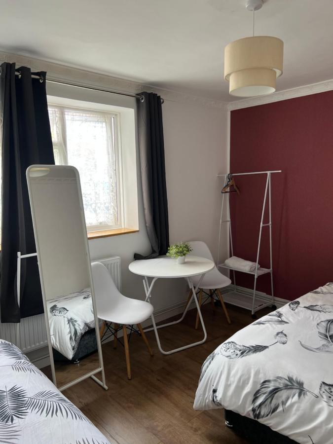 Private Room With Two Beds Near Central Londres Extérieur photo